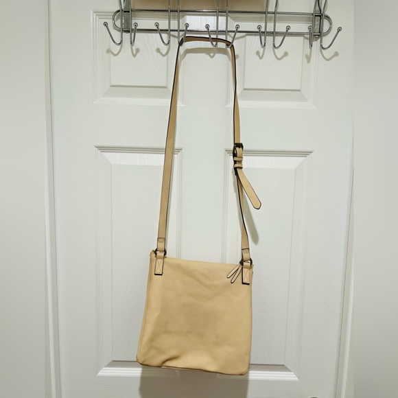 Sonoma Good For Life Cross Body Beige Purse With Zipper Closure With 7 Pockets - Picture 6 of 11